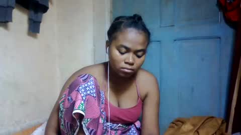 nilah online show from 07/28/26, 11:17