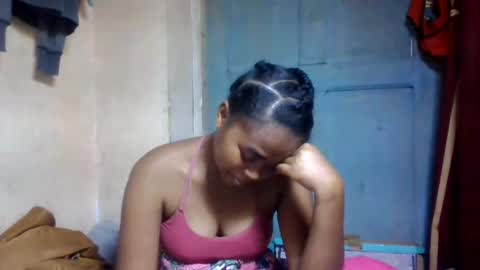 nilah online show from 07/28/26, 04:39