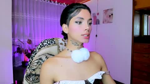 Snapshot of nilam217 chatting on 05/19/26, 10:05 Nilam online show from 05/19/26, 10:05