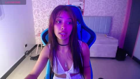 nilia_ch online show from 01/30/25, 01:22