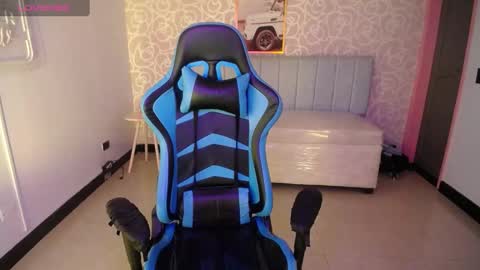 nilia_ch online show from 02/04/25, 01:34