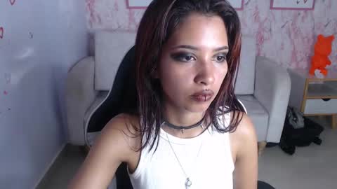 nilia_ch online show from 02/23/25, 02:35