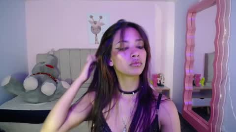 nilia_ch online show from 03/08/25, 10:13