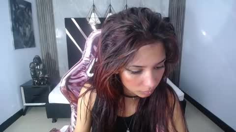 nilia_ch online show from 03/09/25, 11:14
