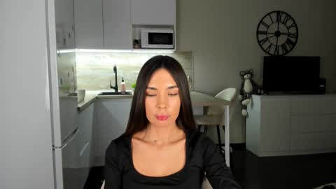 Bella online show from 12/20/24, 06:19