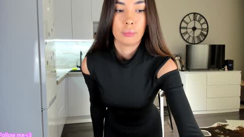 Bella online show from 12/25/24, 02:23