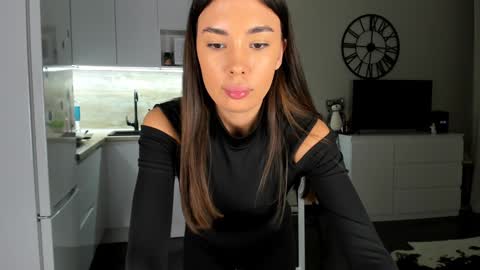 Bella online show from 12/25/24, 05:26