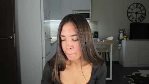 Bella online show from 11/21/25, 05:50