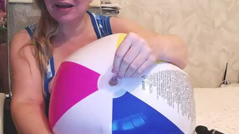 Nimfalove online show from 12/14/25, 04:01