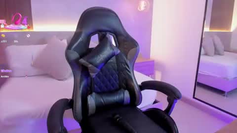 Snapshot of nina_desire_ chatting on 06/14/26, 11:12 N I N A online show from 06/14/26, 11:12