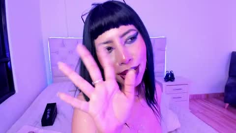Nina Fox  online show from 05/15/26, 11:34