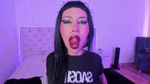 Nina Fox  online show from 06/12/26, 06:51