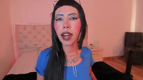 Nina Fox  online show from 06/13/26, 06:50