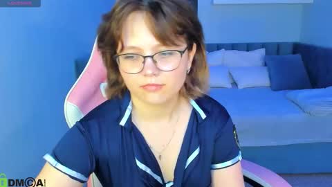 nina lunaa online show from 09/09/25, 08:14