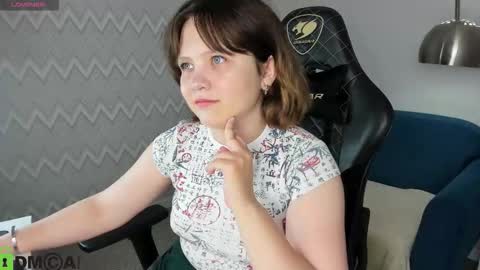 nina lunaa online show from 09/13/25, 08:14
