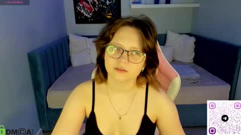 nina lunaa online show from 10/07/25, 01:14