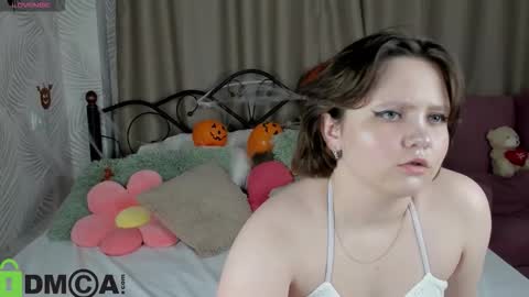 nina lunaa online show from 10/30/25, 09:33