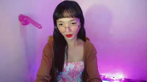 Snapshot of nina_mochikiss21 chatting on 06/14/26, 05:09 Nina online show from 06/14/26, 05:09