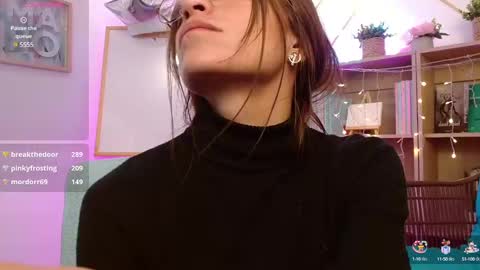 Snapshot of nina_neon chatting on 01/09/25, 10:52 NINA online show from 01/09/25, 10:52
