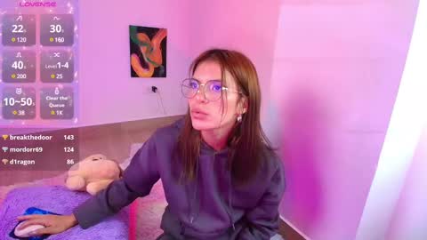 Snapshot of nina_neon chatting on 03/10/25, 10:34 NINA online show from 03/10/25, 10:34