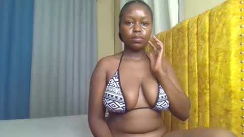 Snapshot of nina_ray1 chatting on 10/30/25, 02:13 Nina online show from 10/30/25, 02:13