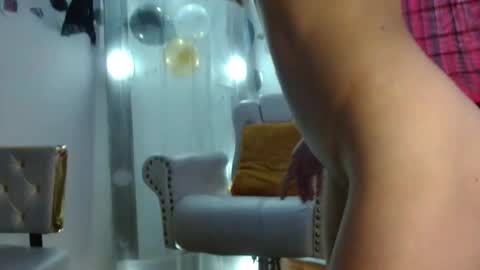 Snapshot of nina_roser chatting on 10/15/25, 12:49 Nina Roser online show from 10/15/25, 12:49