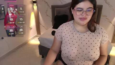 Snapshot of nina_rouge7 chatting on 10/12/25, 12:37  N I N A online show from 10/12/25, 12:37