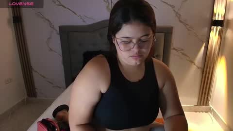 Snapshot of nina_rouge7 chatting on 10/15/25, 11:10  N I N A online show from 10/15/25, 11:10