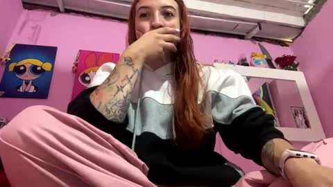 Ninaa fox online show from 11/06/25, 06:42