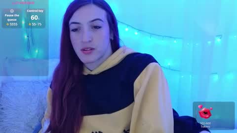 Snapshot of ninaa_fox chatting on 04/18/26, 04:33 Ninaa fox online show from 04/18/26, 04:33