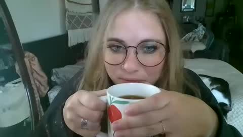 ninabeanzz online show from 09/10/25, 01:55
