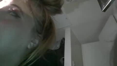 ninabeanzz online show from 09/17/25, 01:57