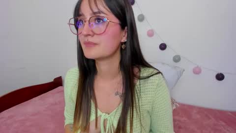 Snapshot of ninabryon1 chatting on 03/19/26, 06:23 Nina online show from 03/19/26, 06:23