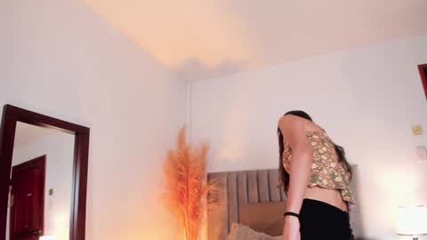 Nina online show from 12/21/24, 06:23