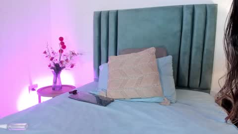 Nina online show from 01/13/25, 05:12