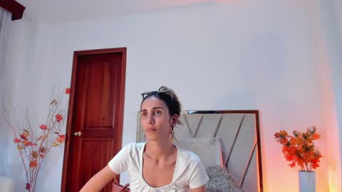 Nina online show from 01/15/25, 06:19