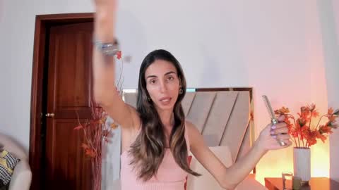Nina online show from 01/20/25, 03:07