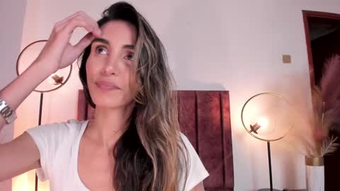 Nina online show from 02/03/25, 06:07