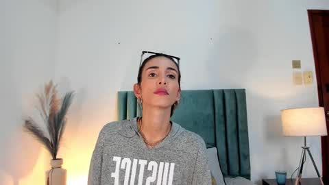 Nina online show from 02/07/25, 05:51