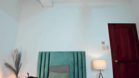 Nina online show from 02/21/25, 06:15