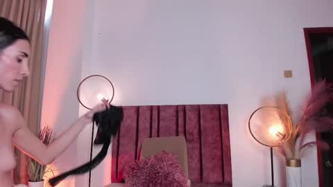 Nina online show from 03/01/25, 06:11