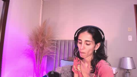 Nina online show from 09/08/25, 06:18