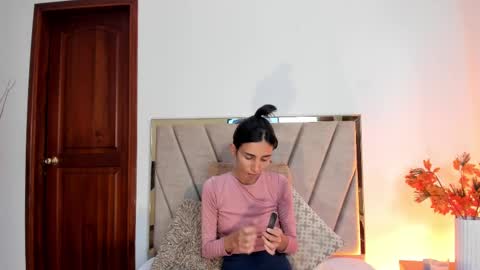 Nina online show from 09/11/25, 06:41