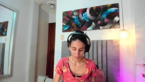 Nina online show from 10/05/25, 02:26