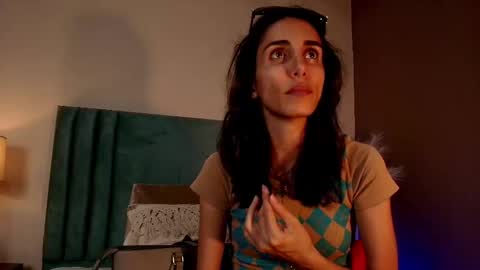 Snapshot of ninacavallli chatting on 10/28/25, 06:10 Nina online show from 10/28/25, 06:10