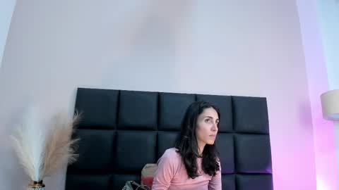 Snapshot of ninacavallli chatting on 11/12/25, 06:30 Nina online show from 11/12/25, 06:30