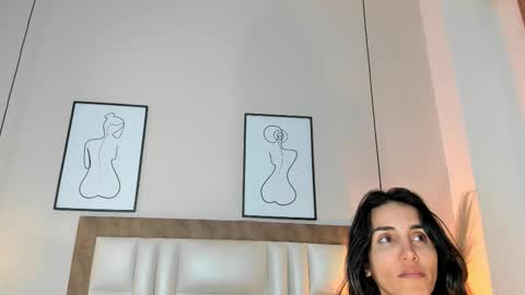 Snapshot of ninacavallli chatting on 11/23/25, 02:39 Nina online show from 11/23/25, 02:39