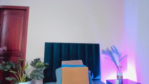 Snapshot of ninacavallli chatting on 11/28/25, 06:43 Nina online show from 11/28/25, 06:43