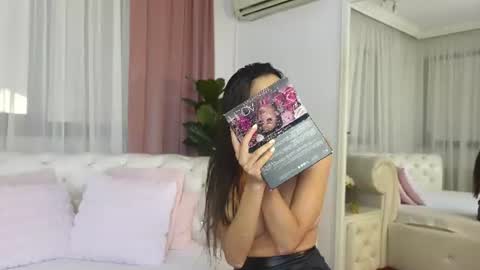 NinaCrystal online show from 07/28/26, 10:32