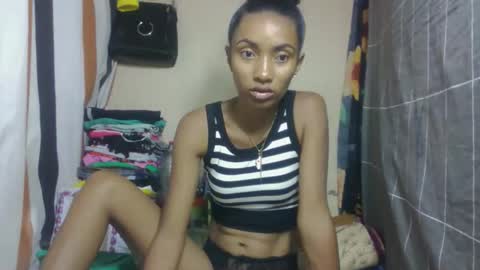 Snapshot of ninaeaa chatting on 03/24/26, 09:25 ninaeaa online show from 03/24/26, 09:25